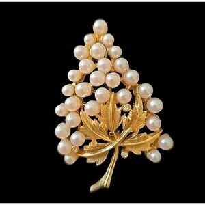 Vintage Gold Tone Faux Pearl Rhinestones Cluster brooch signed tree leaf (Pell?)